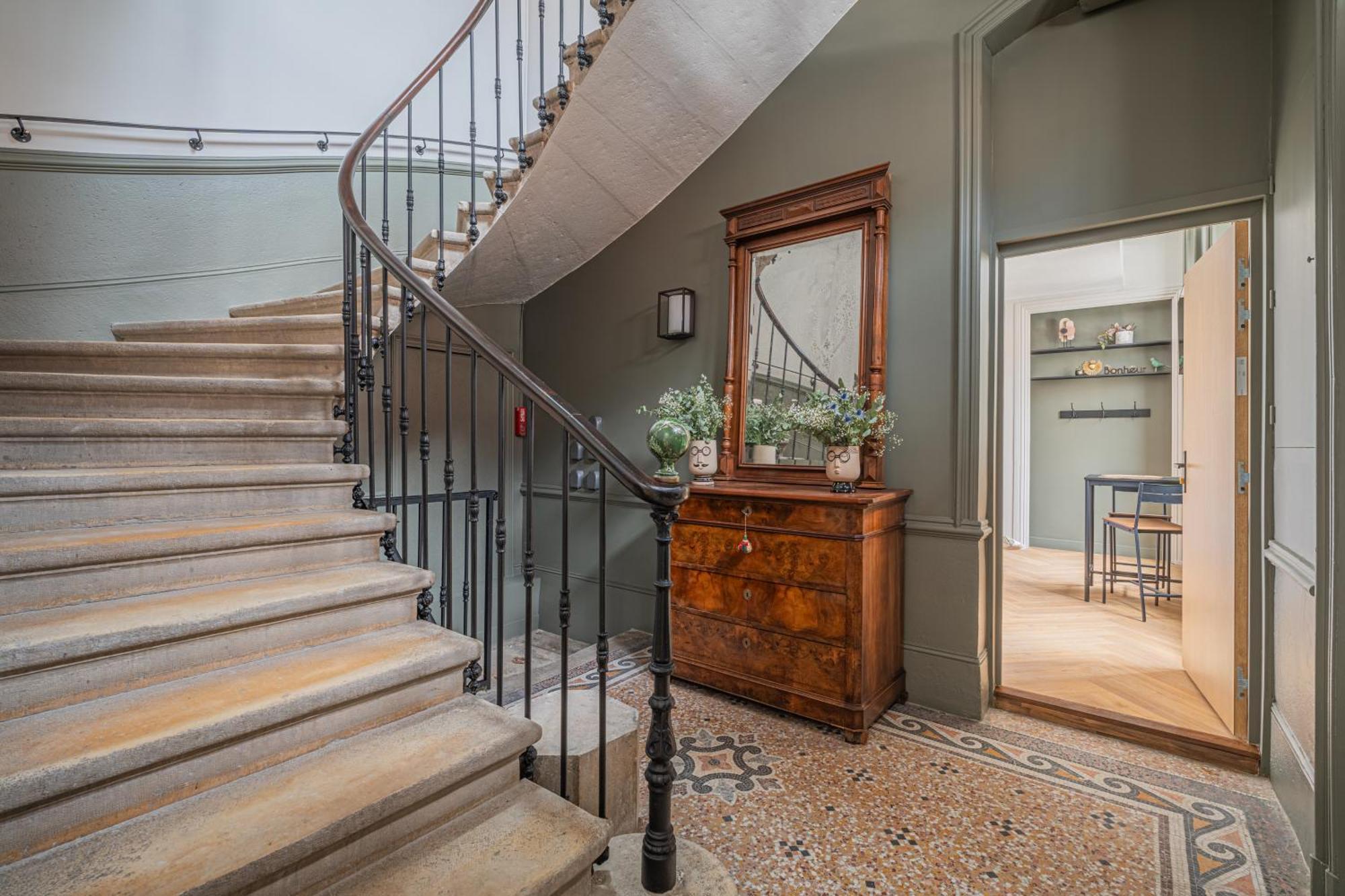 Le Felix Appart'Hotel Romans-sur-Isère Eksteriør billede